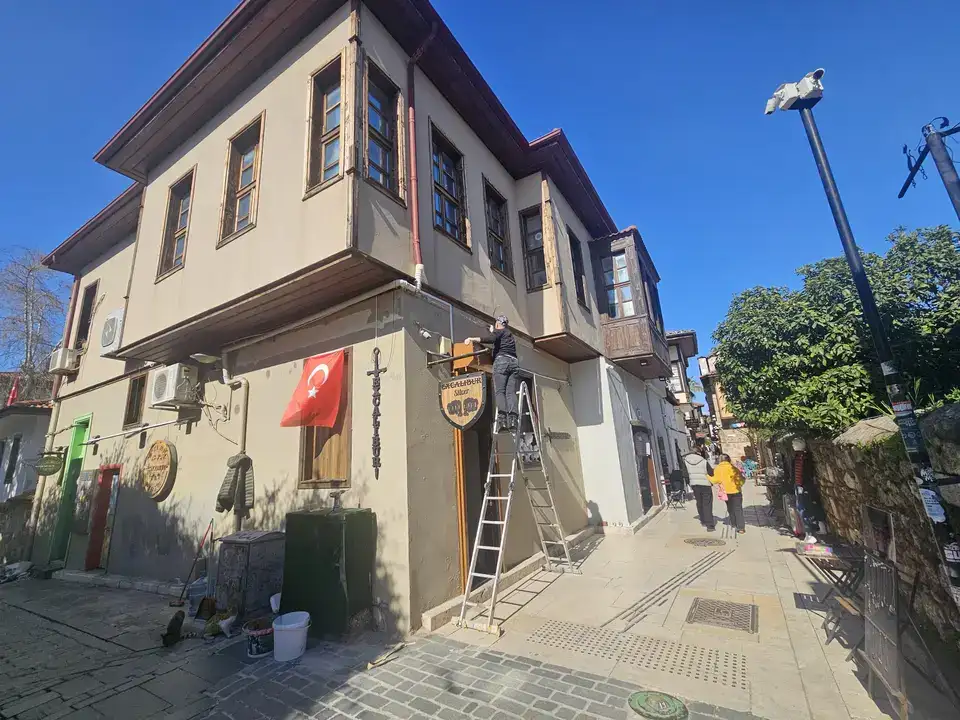 'Bereket Tanrısı' Şikayeti Kaleiçi Esnafını Vurdu 1